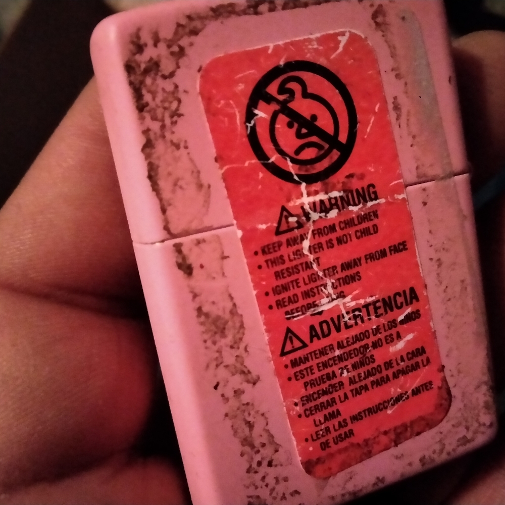 Pink Lighter - Picture 5 of 13